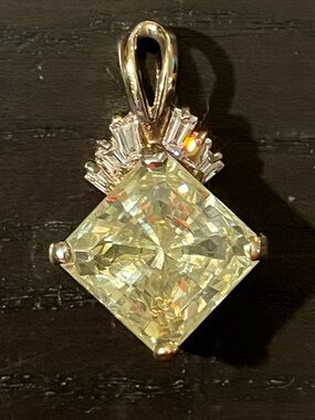 925 Silver Yellow Square-Cut Pendant Necklace by AVIV